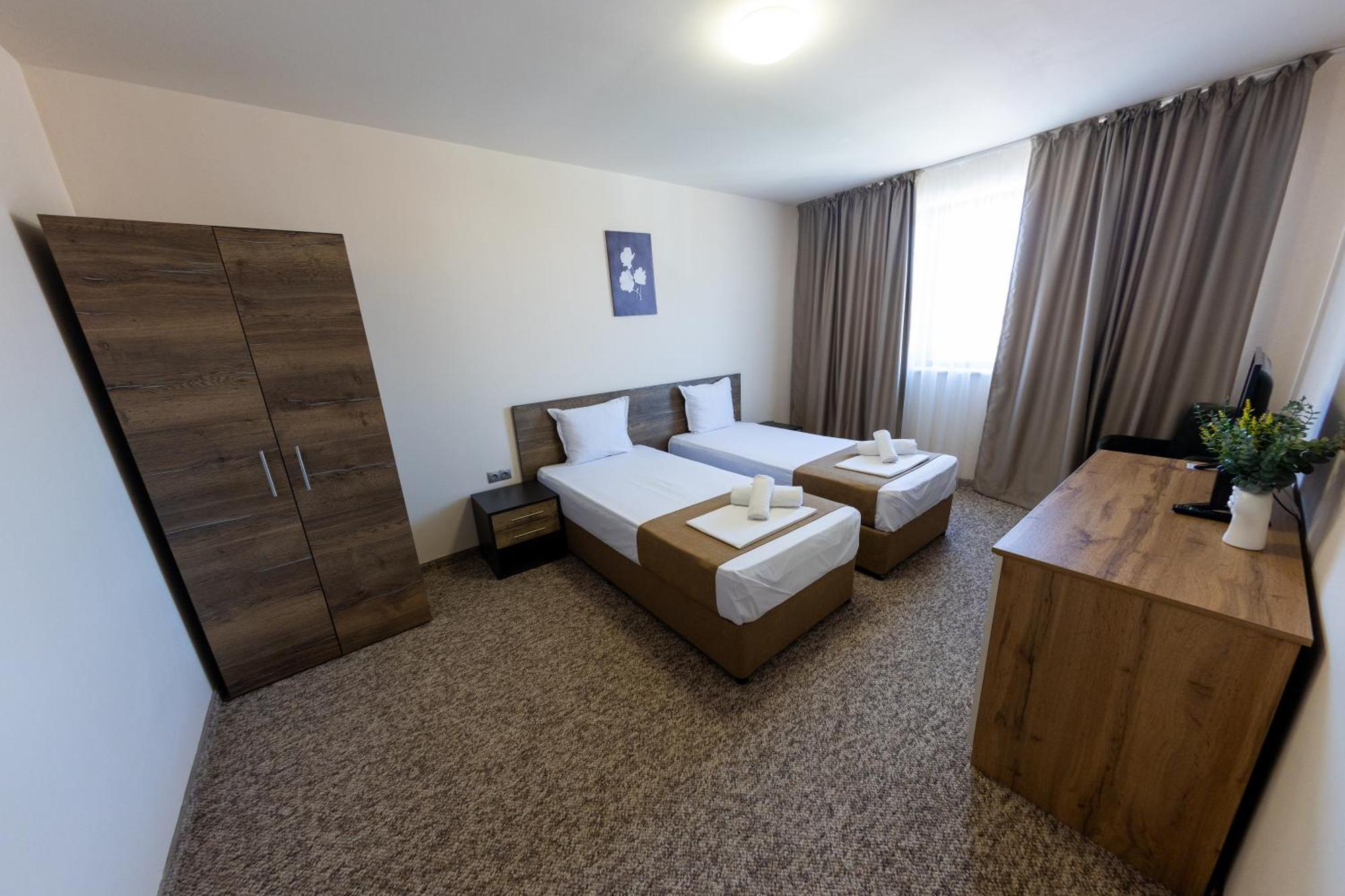 City Plaza Botevgrad Extérieur photo